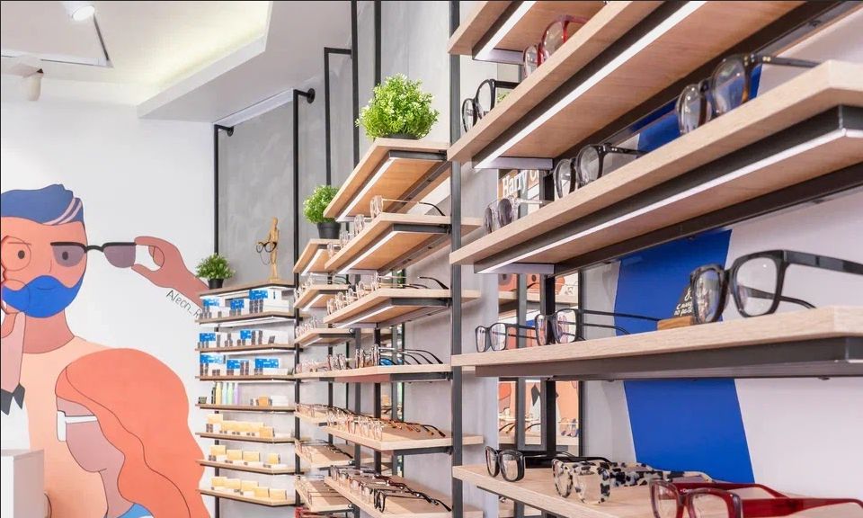 Очки для вождения осенью: безопасность и комфорт в сумерках и дожде - контрастность, антиблик, формы оправ, посадка под головной убор