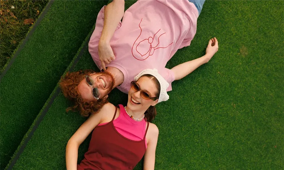 Женские овальные очки: кому подходят и как выбрать?