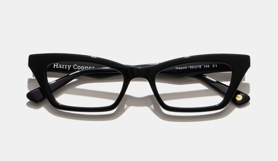 Кошечки, вайфареры, тишейды, броулайнеры, гранды, авиаторы – все, что Вы хотели узнать о любимых формах очков.