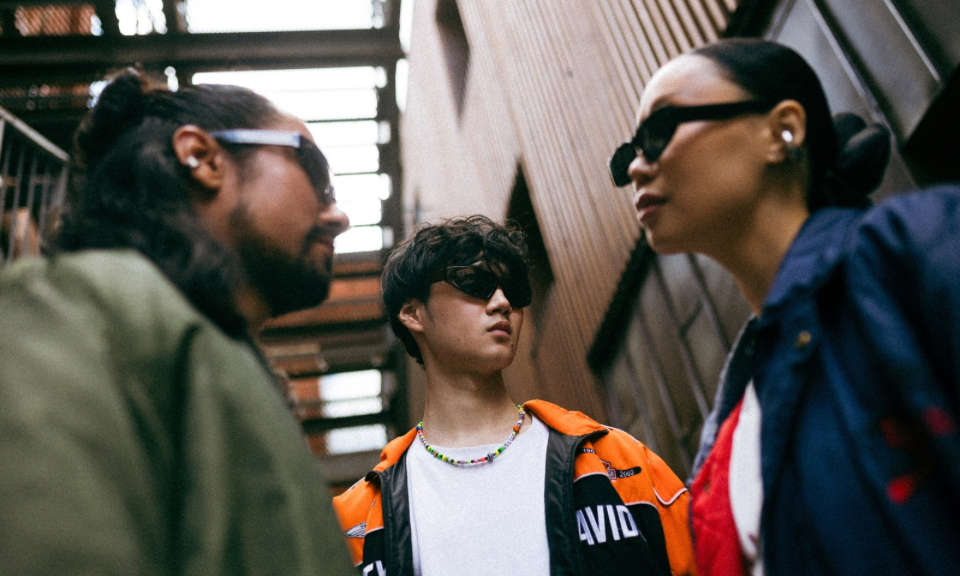 Почему азиатские оправы - лучший выбор для широкого лица