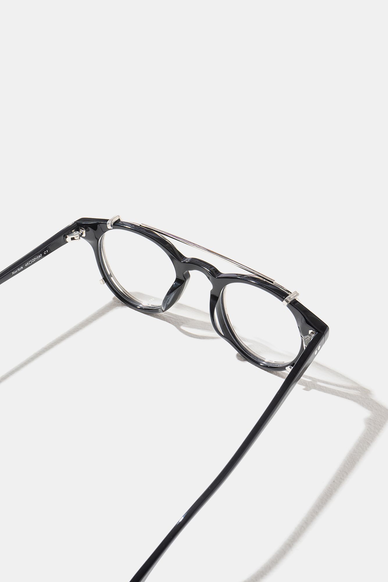 Norfolk Clipon Black