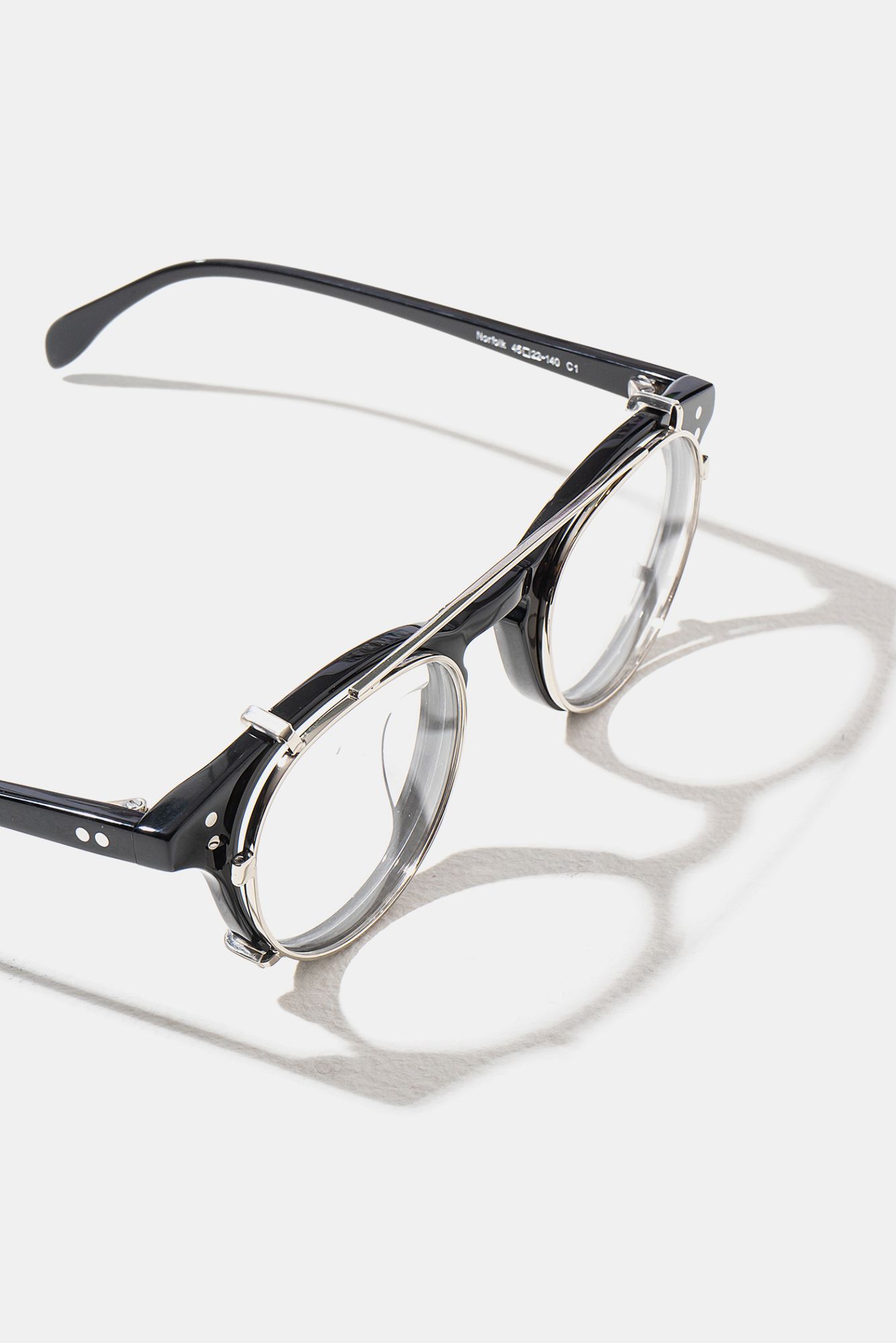 Norfolk Clipon Black